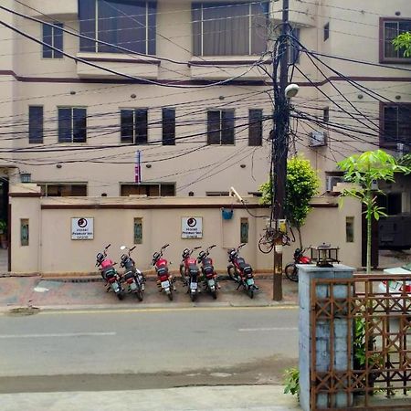LOKAL Rooms x Gulberg Lahore Exterior foto